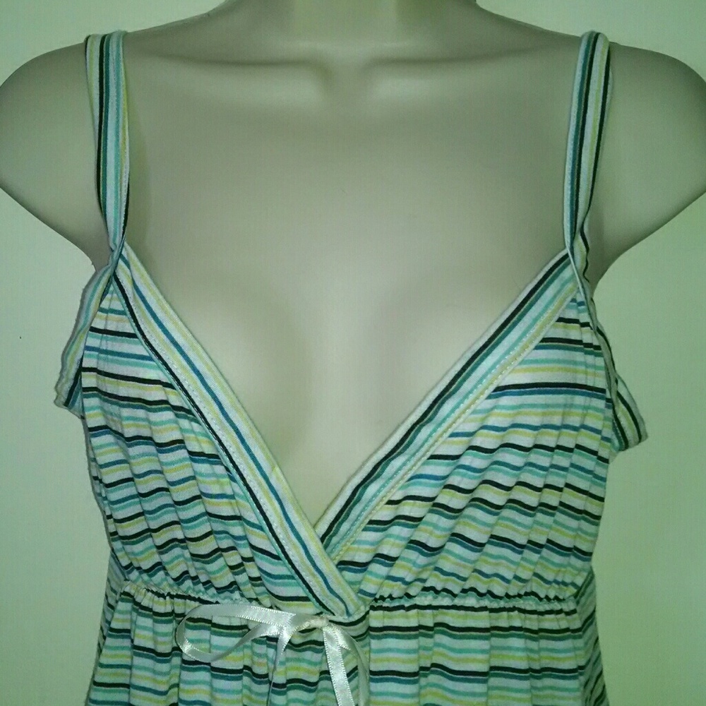 Beautiful maternity top - Picture 4 of 7